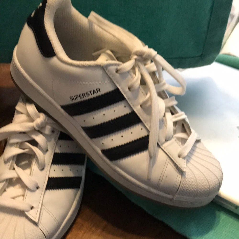 ADIDAS SUPERSTAR SIZE 4 1/2 (boys)